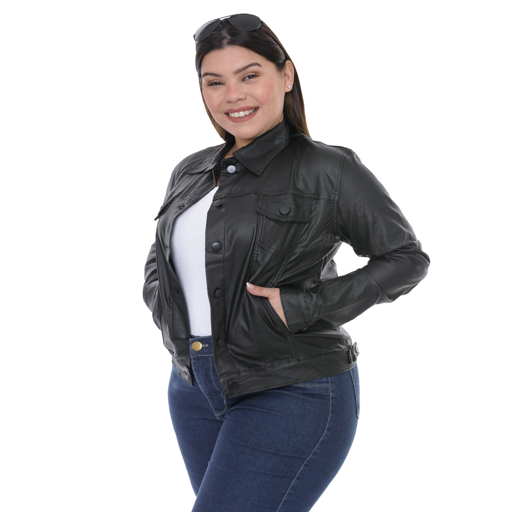 Campera Engomada talle grande mujer vista frontal botones metálicos DEJEANCI